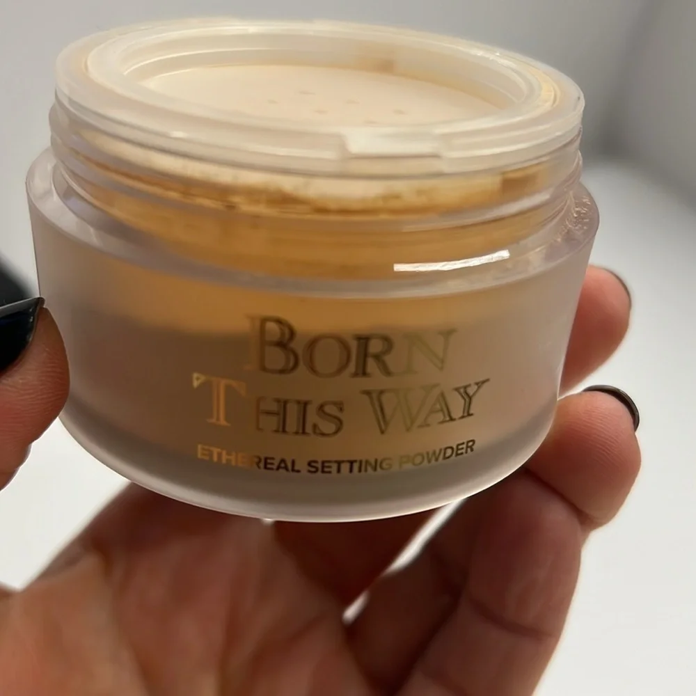 Too Faced Born This Way Ethereal Setting Powder in Translucent Medium Full Size